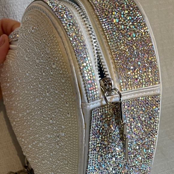Betsey Johnson pearl swavorski Heart-Shaped Cream and Silver Bag - Picture 7 of 8